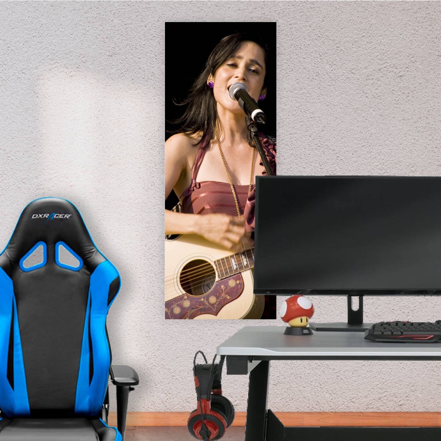 Cuadro grande 30x80cm JULIETA VANEGAS CANTANDO MÚSICA
